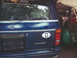 Blau Gebraucht 1992 Chrysler Voyager Van / Kleinbus | 1.500 €