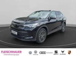 Schwarz Gebraucht 2024 VW Tiguan Life SUV | 33.970 € (Fairer Preis)