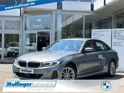 Grau Gebraucht 2024 BMW 318 Sport Line Limousine | 32.890 € (Fairer Preis)