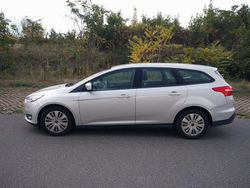 Silber Gebraucht 2015 Ford Focus Limousine | 6.650 € (Fairer Preis)