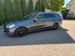 Grau Gebraucht 2012 Mercedes E200 Avantgarde Kombi | 7.900 €