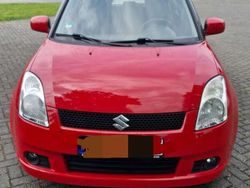 Rot Gebraucht 2005 Suzuki Swift Club Limousine | 2.999 € (Teuer)