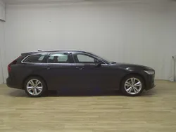 Schwarz Gebraucht 2020 Volvo V90 Momentum Kombi | 20.480 € (Guter Preis)
