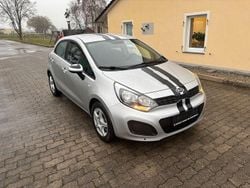 Silber Gebraucht 2012 Kia Rio Edition 7 Kleinwagen | 5.550 € (Guter Preis)