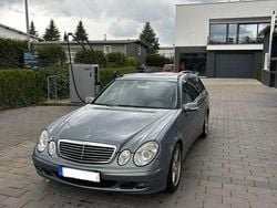 Blau Gebraucht 2005 Mercedes E280 Classic Kombi | 6.000 € (Teuer)