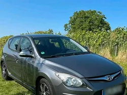 Grau Gebraucht 2012 Hyundai i30 Kleinwagen | 3.500 € (Guter Preis)