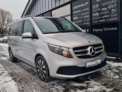 Brillantsilber Gebraucht 2019 Mercedes V220 Edition Van / Kleinbus | 29.990 €