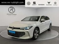 Oryxweiß perlmutteffekt Gebraucht 2024 VW Passat Business Kombi | 34.439 € (Superpreis)