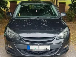Schwarz Gebraucht 2012 Opel Astra Edition Limousine | 4.999 € (Fairer Preis)