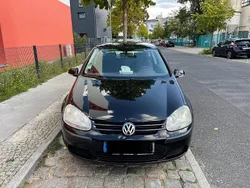 Schwarz Gebraucht 2005 VW Golf V Kleinwagen | 800 €
