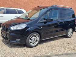 Iridiumschwarz metallic Gebraucht 2017 Ford Tourneo Courier Titanium Van / Kleinbus | 9.090 € (Guter Preis)