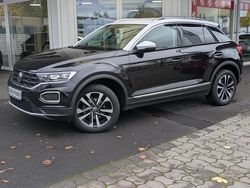 Schwarz, deep black Gebraucht 2020 VW T-Roc SUV | 21.250 € (Fairer Preis)