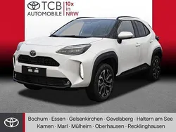 Platinumweiß perleffekt Gebraucht 2024 Toyota Yaris Hybrid | 28.249 € (Fairer Preis)