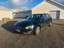 Schwarz Gebraucht 2013 Volvo V60 Momentum Kombi | 5.000 € (Fairer Preis)