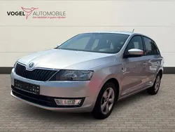 Brilliant silber Gebraucht 2014 Skoda Rapid Ambition Limousine | 5.170 € (Superpreis)