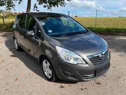 Grau Gebraucht 2012 Opel Meriva Van / Kleinbus | 6.300 € (Fairer Preis)