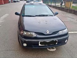 Gebraucht 2000 Renault Laguna Limousine | 1.550 €