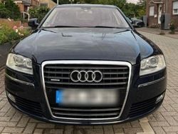 Blau Gebraucht 2009 Audi A8 Sport Limousine | 14.900 €