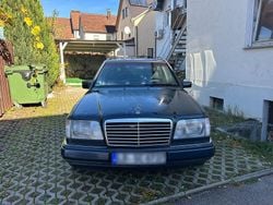 Blau Gebraucht 1995 Mercedes E220 Kombi | 2.800 €