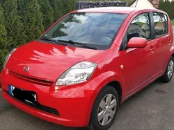 Rot Gebraucht 2006 Daihatsu Sirion Kleinwagen | 1.200 €
