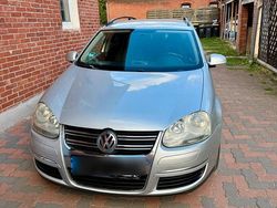 Grau Gebraucht 2008 VW Golf V Kombi | 2.700 € (Fairer Preis)