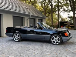 Schwarz Gebraucht 1995 Mercedes E320 Cabrio | 20.000 €