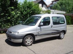 Grau Gebraucht 2000 Peugeot Partner Van / Kleinbus | 2.100 €