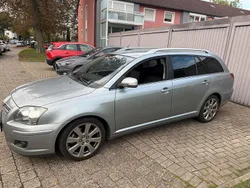 Grau Gebraucht 2007 Toyota Avensis Kombi | 2.300 €