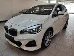 Alpinweiss iii (weiss) Gebraucht 2019 BMW 220 Active Tourer M Sport Van / Kleinbus | 23.900 € (Fairer Preis)
