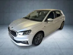 Brilliantsilber metallic Gebraucht 2024 Skoda Fabia Selection Kleinwagen | 22.680 € (Fairer Preis)