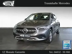 Grau (mountaingrau met.) Gebraucht 2021 Mercedes GLA200 SUV | 31.451 €