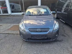 Grau Gebraucht 2010 Kia ProCeed Spirit Kleinwagen | 2.500 €