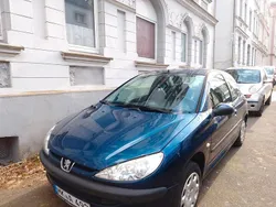 Blau Gebraucht 2005 Peugeot 206 Kleinwagen | 500 € (Guter Preis)