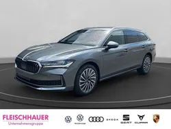Graphitegrau metallic Gebraucht 2025 Skoda Superb LAURIN & KLEMENT Kombi | 50.990 €