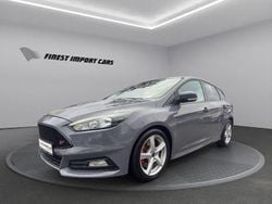 Grau Gebraucht 2016 Ford Focus ST Limousine | 12.700 € (Fairer Preis)