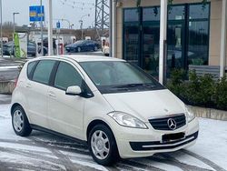 Weiß Gebraucht 2010 Mercedes A160 Van / Kleinbus | 3.990 € (Fairer Preis)