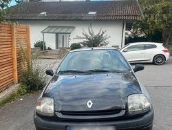 Grau Gebraucht 1999 Renault Clio II Limousine | 999 € (Fairer Preis)