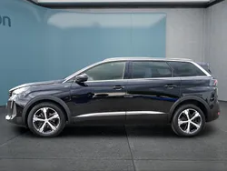 Schwarz Gebraucht 2023 Peugeot 5008 Van / Kleinbus | 33.649 € (Teuer)