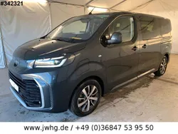Grau Gebraucht 2024 Toyota Proace Verso Kombi | 34.480 € (Superpreis)