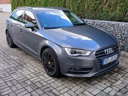 Grau Gebraucht 2015 Audi A3 Ambiente Limousine | 13.499 € (Superpreis)