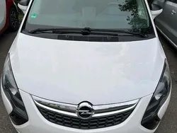 Weiß Gebraucht 2013 Opel Zafira Tourer Van / Kleinbus | 7.150 €