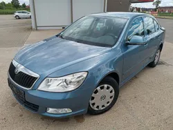 Grau Gebraucht 2009 Skoda Octavia Ambiente Limousine | 3.390 € (Fairer Preis)