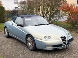 Blau Gebraucht 2004 Alfa Romeo Spider Cabrio | 11.916 €