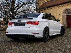 Weiß Gebraucht 2016 Audi S3 Limousine | 19.100 €