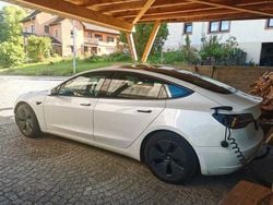 Weiß Gebraucht 2021 Tesla Model 3 Standard Range Limousine | 22.500 € (Guter Preis)