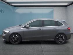 Grau Gebraucht 2024 Mercedes B180 Van / Kleinbus | 30.799 € (Guter Preis)