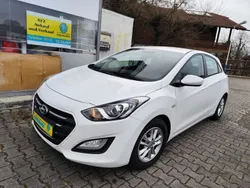 Weiß Gebraucht 2016 Hyundai i30 Limousine | 8.999 € (Fairer Preis)