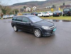 Schwarz Gebraucht 2009 Opel Astra Innovation Kombi | 2.200 € (Fairer Preis)