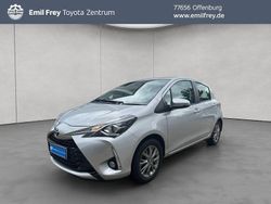 Platinsilber metallic Gebraucht 2017 Toyota Yaris Plus Limousine | 11.990 € (Fairer Preis)