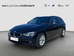 Black sapphire metallic schwar Gebraucht 2018 BMW 318 Advantage Kombi | 18.855 € (Etwas zu teuer)